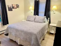 2-Bedroom Apartment in Center Southwest Harbor- "Seawall"