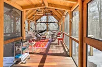 West Cornwall Cabin ~ 4 Mi to Covered Bridge! - Pet friendly