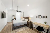 Charming 1-bedroom Cottage - Close to Downtown/Sponge Docks/Beaches/Trails