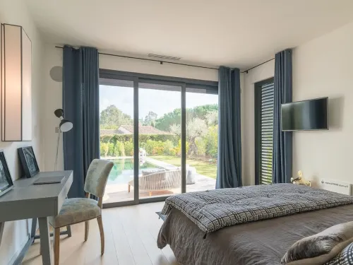 Vivenda Espaçosa com Piscina Aquecida Mt-discreta Hoteles en Pechão