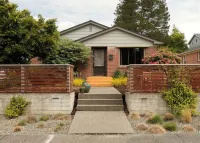 Eclectic Redbrick Rambler near Japanese Gardens Hotels in Rainier Valley