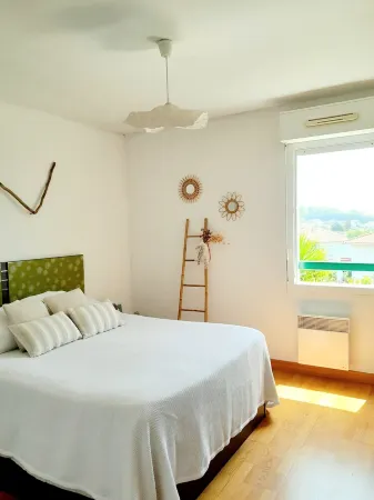 Cosy mountain view apartment, 2 bedrooms, terrace and parking box