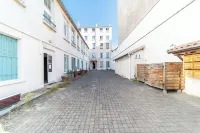 Le Marietton cosy apartment a stone's throw from Valmy metro station 09.Vaise/바이세 호텔