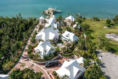 Gate House; a Private Villa within a Luxurious Estate near world-class fishing