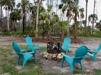 New Listing! King Bed/Ice Machine/Boat Parking Hotels in Steinhatchee