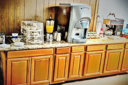 Love Hotels Voyageur by OYO at International Falls MN