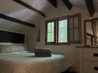 East Cabin • Hidden Off-Grid Getaway in Ontario