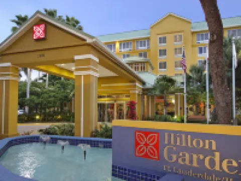 Ft. Lauderdale Airport-Cruise Port, FL Hotels near Publix Super Market at Beachway Plaza
