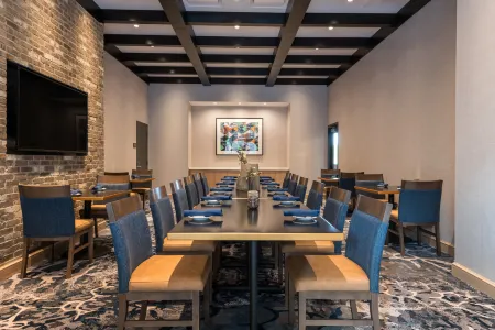 Hilton Garden Inn Boston Canton Отели рядом со станцией Commuter Rail - Dedham Corporate Center- Franklin Forge Park Line