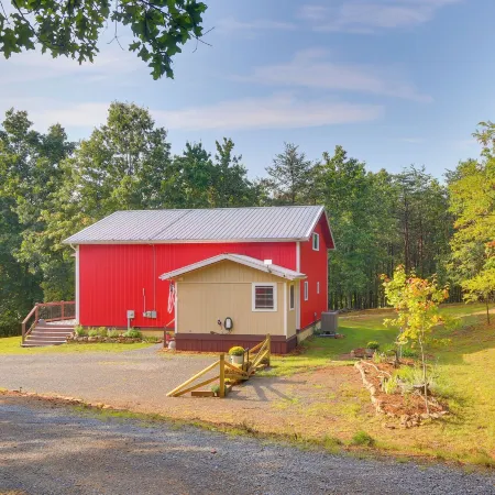 Peaceful Berkeley Springs Home: Escape to Nature!