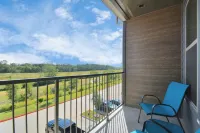 Luxe & Relaxing Gem ~ Pool &Gym~Long stays Welcome