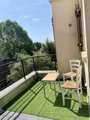 Appartement Proche de Paris La Défense 烏耶住宿飯店