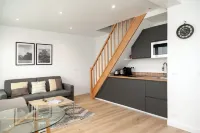 Duplex Three House | RER B 1 min | Netflix Hotels in Antony