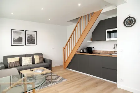 Duplex Three House | RER B 1 min | Netflix Отели рядом со станцией Antony Railway Station