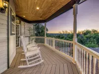 Delta Grand Victorian - Amazing Views! Ping Pong and Cornhole! Hotels in Delta