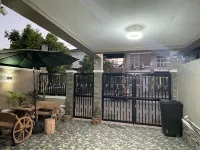 Fully-furnished townhouse, one car garage, near airport, ideal for families. Hotels near Lene V. Gcash