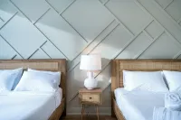 ULTRA LUXURY BLUE ROSE CHALET BUILT IN 2023 HOSTS 12 GUESTS GYM/HOTTUB/GAMES