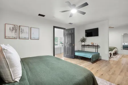 Suncrest Solace. Lake. Pool. Spa. Luxury. Yours.