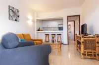 Villa Blanca, Fkk-apartment Nr. 2 in Charco del Palo mit Schwimmbad, Meernähe