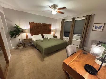 Cozy 3-Bedroom Retreat in Alton- 1/2 mile from Lake Winnipesaukee w/ WiFi & A/C