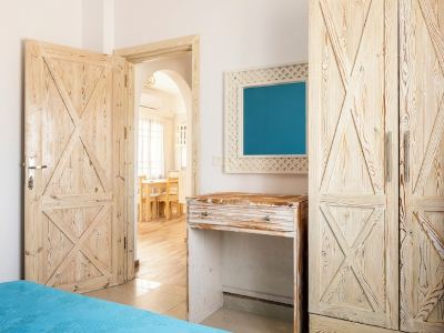 Full-furnished spacious apartment with rooftop and sea view