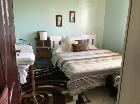 Cozy 1 bedroom condo available with free parking and scenic balcony Отели в г. Онгата Ронгай