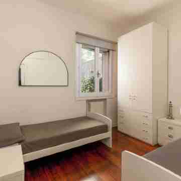 The Garden's Home, cozy garden house sea-center x families with pets. Rooms