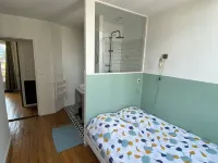 Charming 1920's house - 6 private bedrooms with bathroom 15 min from Lille Hotels in Roubaix