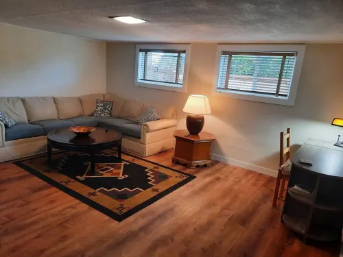 Private & Spacious Daylight Basement Apartment with Kitchen Hotels in White Center