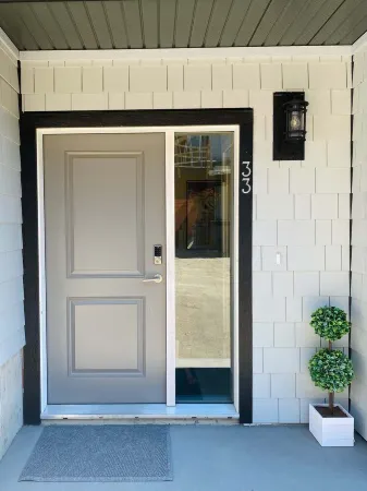 Modern and Stylish Condo with Mountain Views Отели рядом с достопримечательностью «Сан Пикс Резорт»