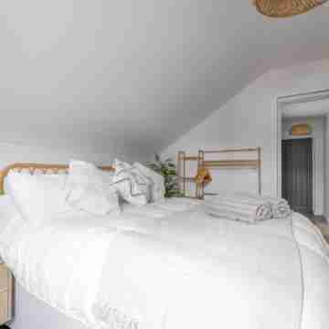 Luxury Apartment, sleeps 4, NEW 2024 Rooms