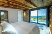 sea view and infinitive pool