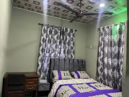 Charming 4-bedroom bungalow with AC and WiFi in peaceful Owerri. Solar ÷ Nepa