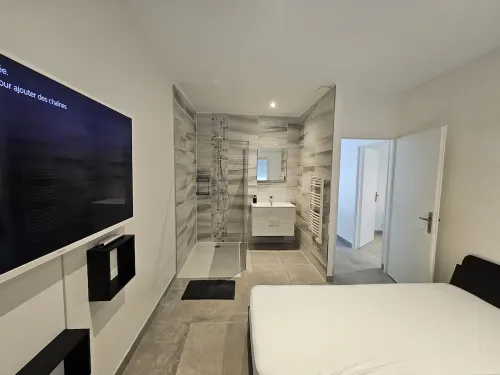 6-person apartment Fully air-conditioned