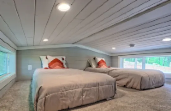 Cozy Cabin in Enchanting Franklin with AC