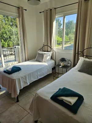 The Brightstay Paphos, 2 bed apt, Paphos Riviera, Universal