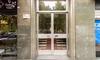 w Refined 1BR Steps From Milan s Cultural Core