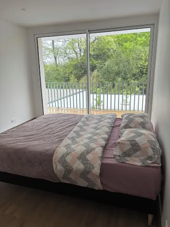 New house with swimming pool Отели в г. Пессак