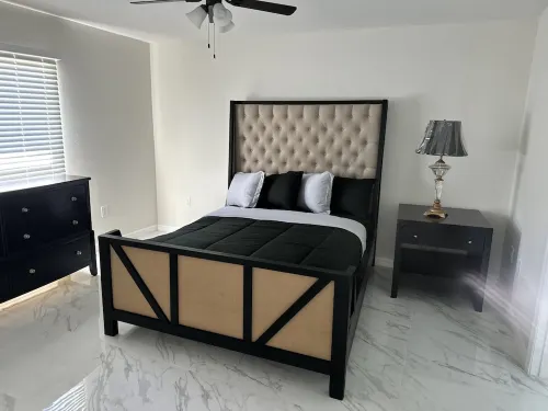 Cozy Family Sized Villa… Mins from Fort Myers Beach!