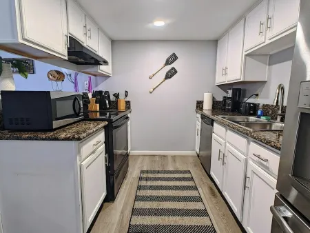 Mountain Base 2Bd Condo - near Tempe & PHX Airport Отели рядом с достопримечательностью «Университет Адвансинг Текнолоджи»