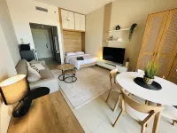 Seaview Sanctuary Studio, Experience the Luxury of Coastal Living Отели в г. 