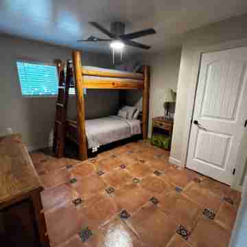 Charming 3-bedroom house in delightful Tucson with WiFi, AC Rooms