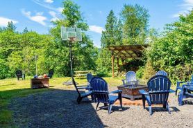 Artist's farm house children loft m/s Redmond, Seattle