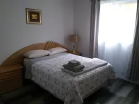 Relax and enjoy your home away from home. Hotels in Strathroy