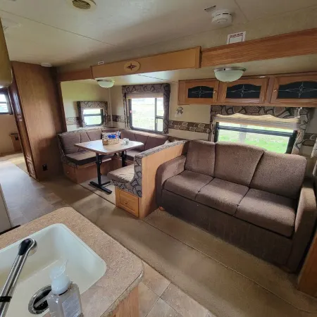 Kinkaid Kamper with AC in Oraville - 2 bedrooms for a cozy stay. house mattress