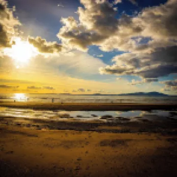 Spacious 3 bedroom townhouse by the coast, close to all amenities.