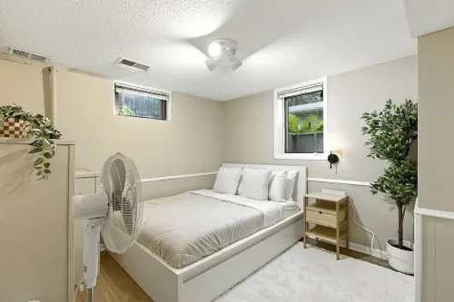 Cozy Maple Lake Hideaway