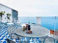 Amalfully Boutique Apartment - a seaview gem