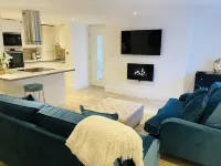 Escape London in London - 2 bed luxury apartment in lovely Wanstead
