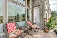 Mt. Adams View, Trails, River View, Pets OK, Walkable to Downtown